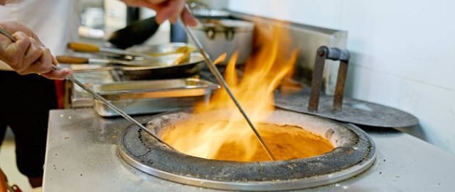 ナン焼き機(タンドール窯)